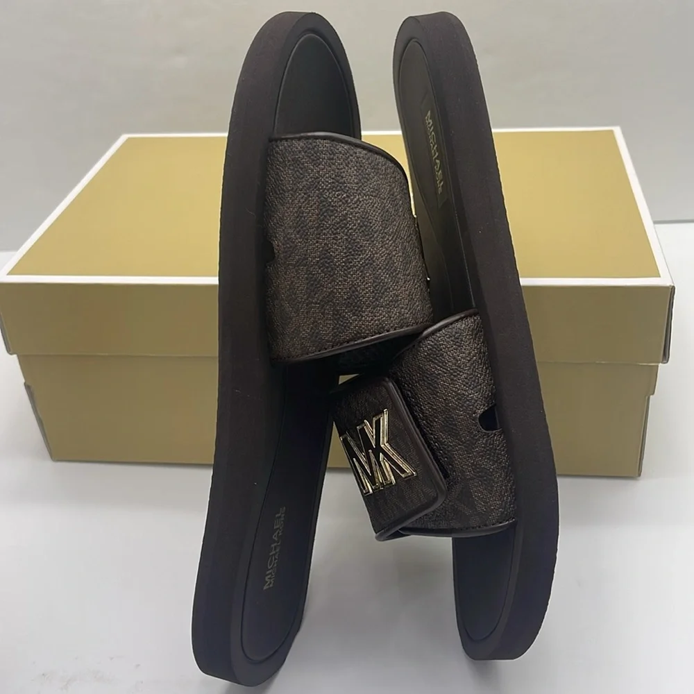 MICHAEL KORS Palmer Signature Logo Slide Sandal
Brown 
NWT - Picture 11 of 16